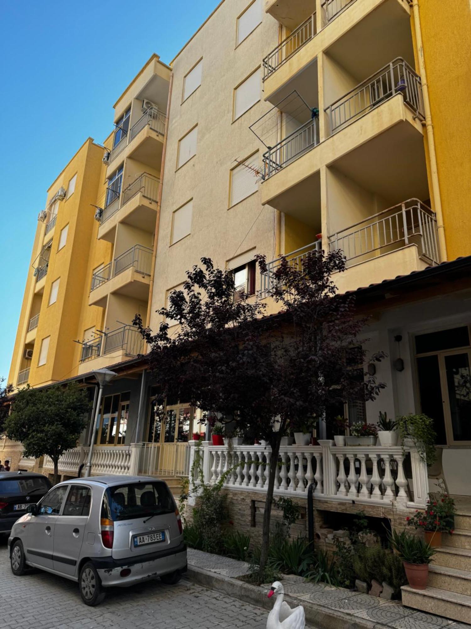 Amles Vlorë